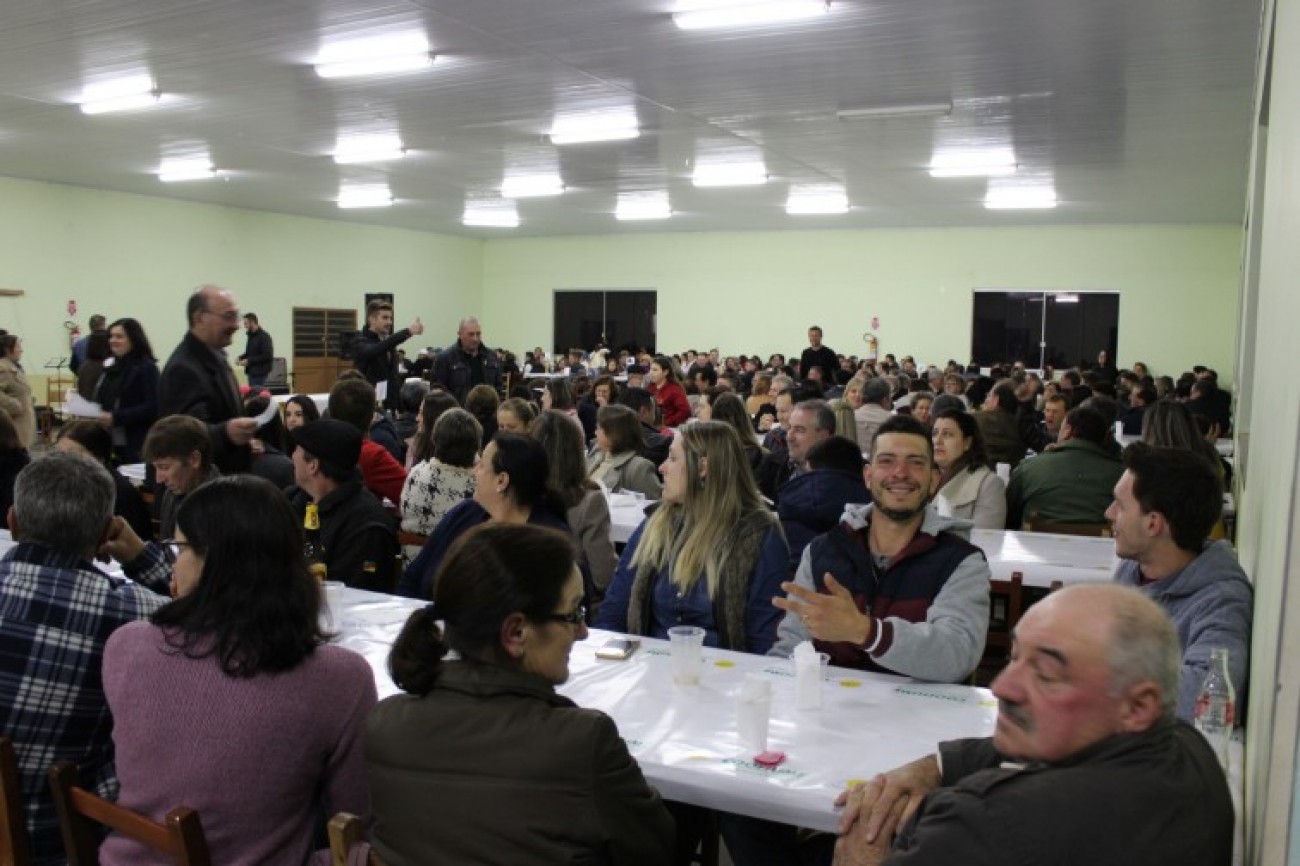 Jantar Bingo da Fundação Hospitalar de Ibiaçá reúne mais de 400 pessoas