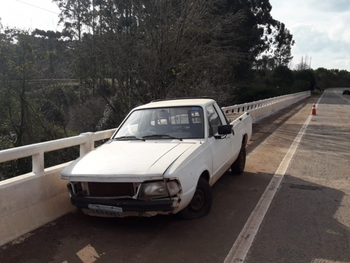 Após chocar-se contra ponte na ERS-467, homem cai no Rio Ligeiro