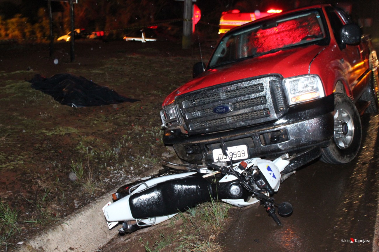 Colisão entre caminhonete e motocicleta deixa vítima fatal em Tapejara