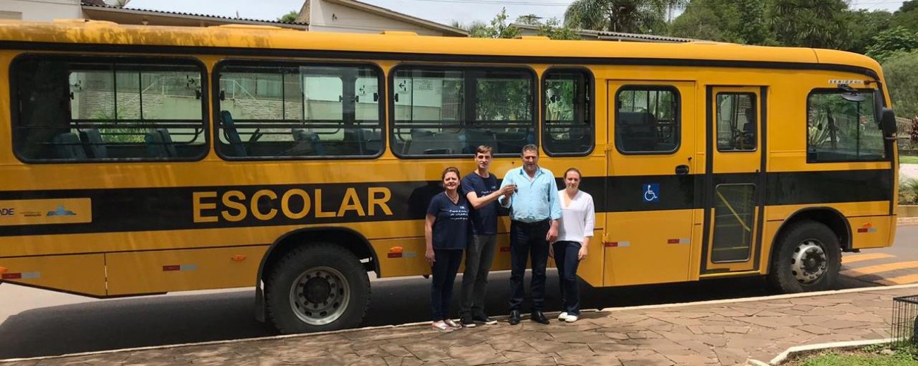 São João da Urtiga recebe ônibus escolar adaptado de 60 lugares