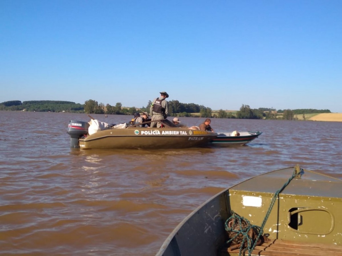 Batalhão Ambiental realiza operação e apreende itens ilegais na Barragem de Ernestina