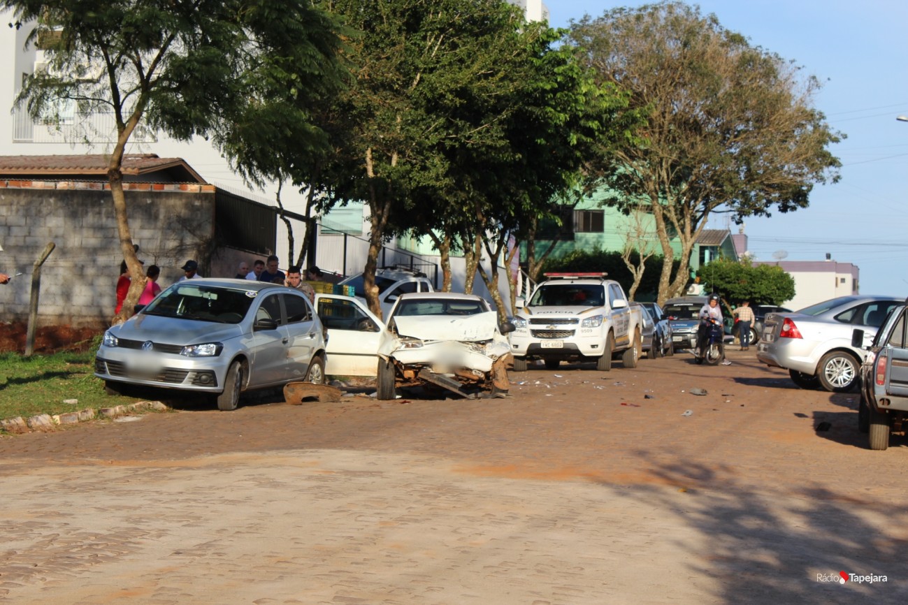 Acidente envolvendo quatro veículos, deixa cinco feridos em Tapejara