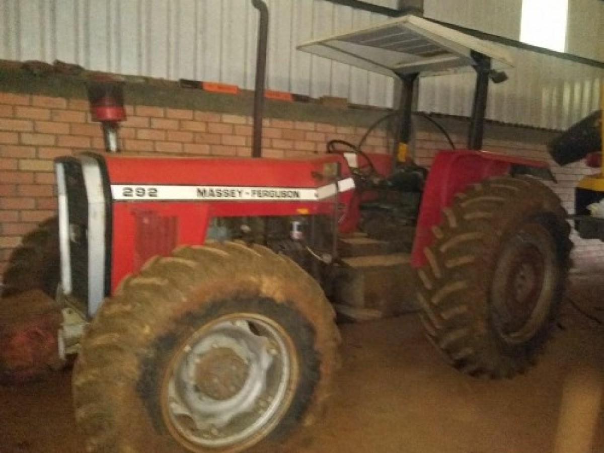 Tratores furtados são localizados em fazenda de Erebango