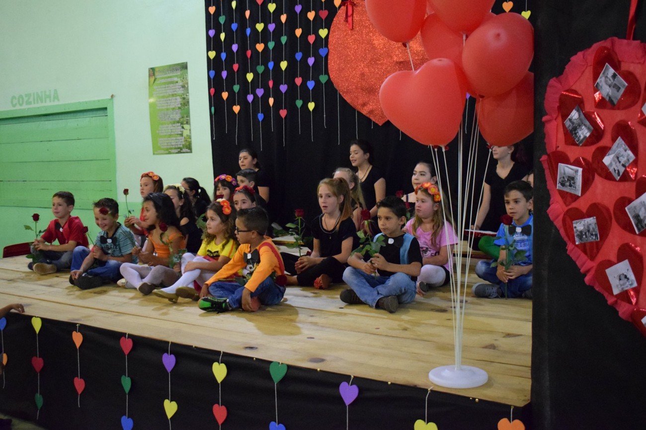 Escola Pedro de Paula Moreira de Santa Cecília realiza formatura da educação infantil