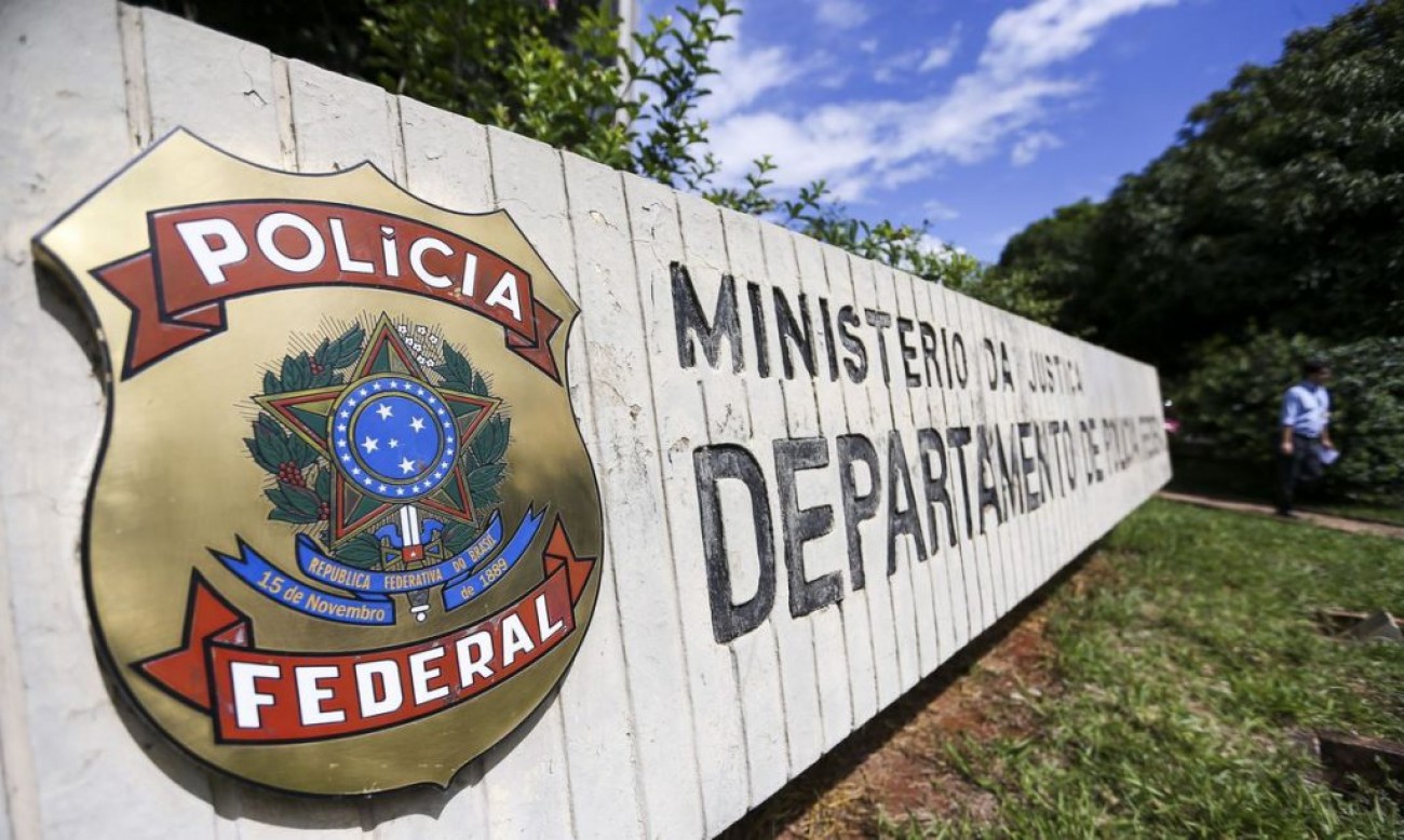 Polícia Federal cumpre 29 mandados de busca e apreensão em investigação sobre fake news