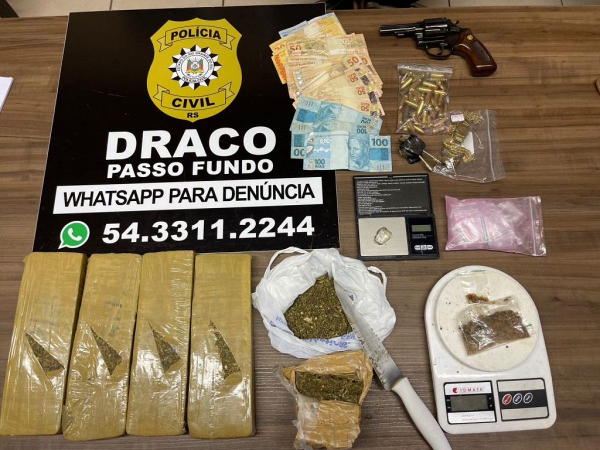 Draco prende traficante com arma, drogas e dinheiro em Passo Fundo