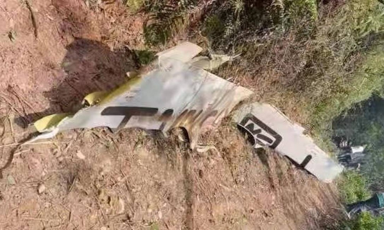Avião com 132 pessoas a bordo cai na China