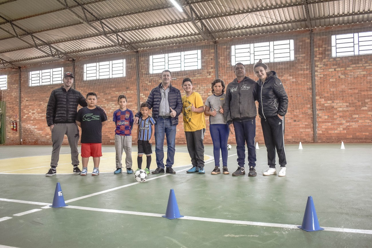 Abertas as atividades da escolinha municipal de futsal de Ibiaçá