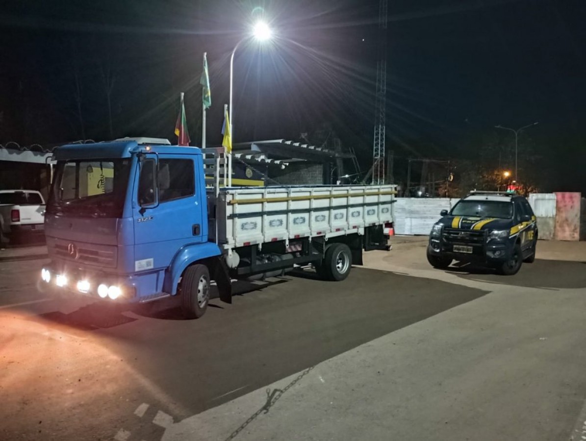 Casal de estelionatários é preso e caminhão recuperado após golpe do envelope vazio