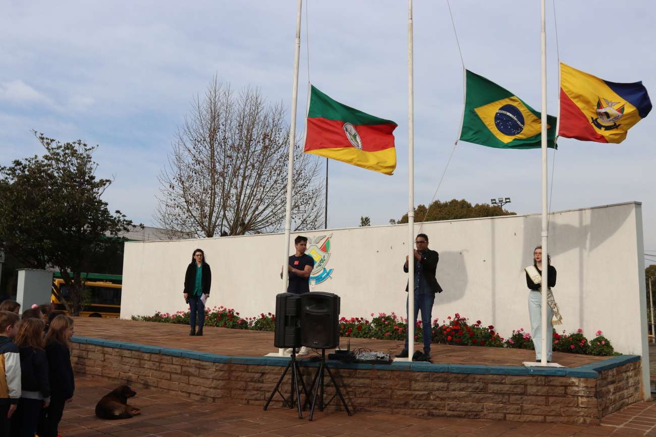 Abertura da Semana da Pátria em Água Santa