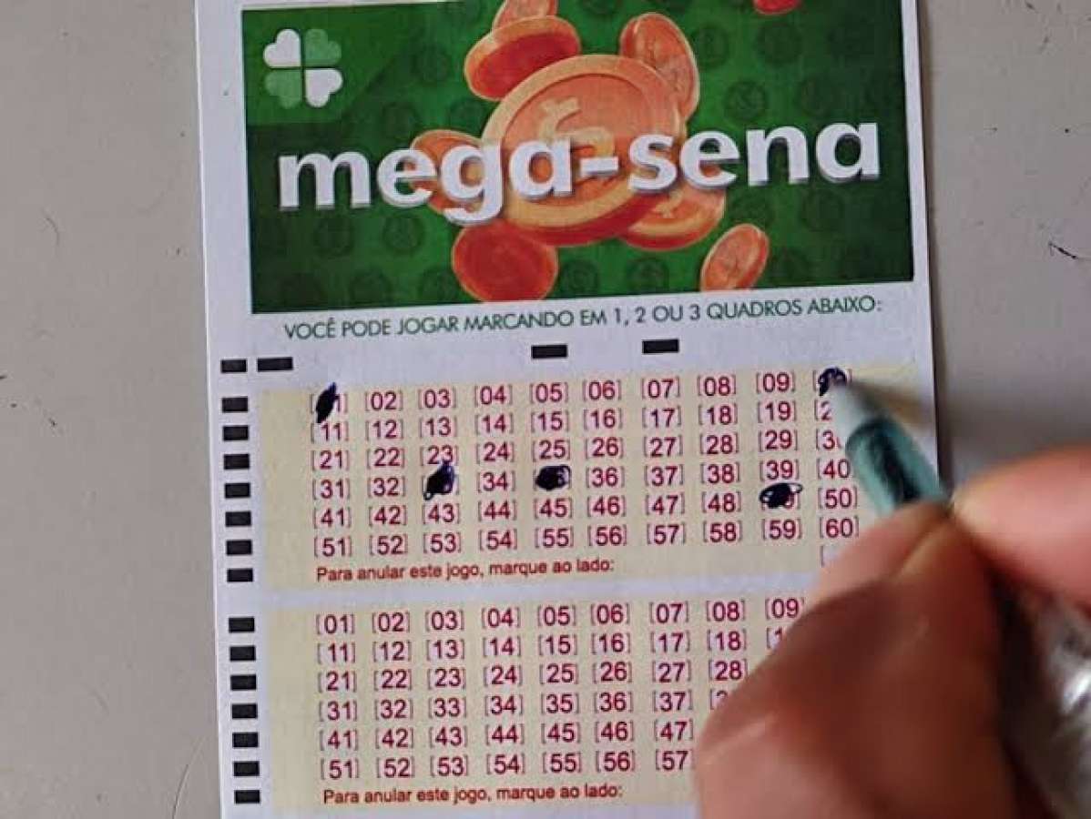 Mega-Sena: prêmio acumula e pode chegar a R$ 35 milhões na próxima quarta  (12)