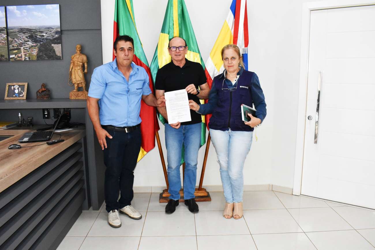 Vila Lângaro e EMATER firmam parceria para atender mais de 300 famílias neste ano