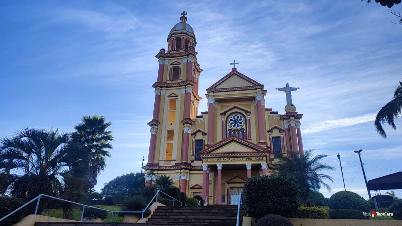 Missa pelos 98 anos da Paróquia Nossa Senhora da Saúde marca início da programação do natal de Tapejara