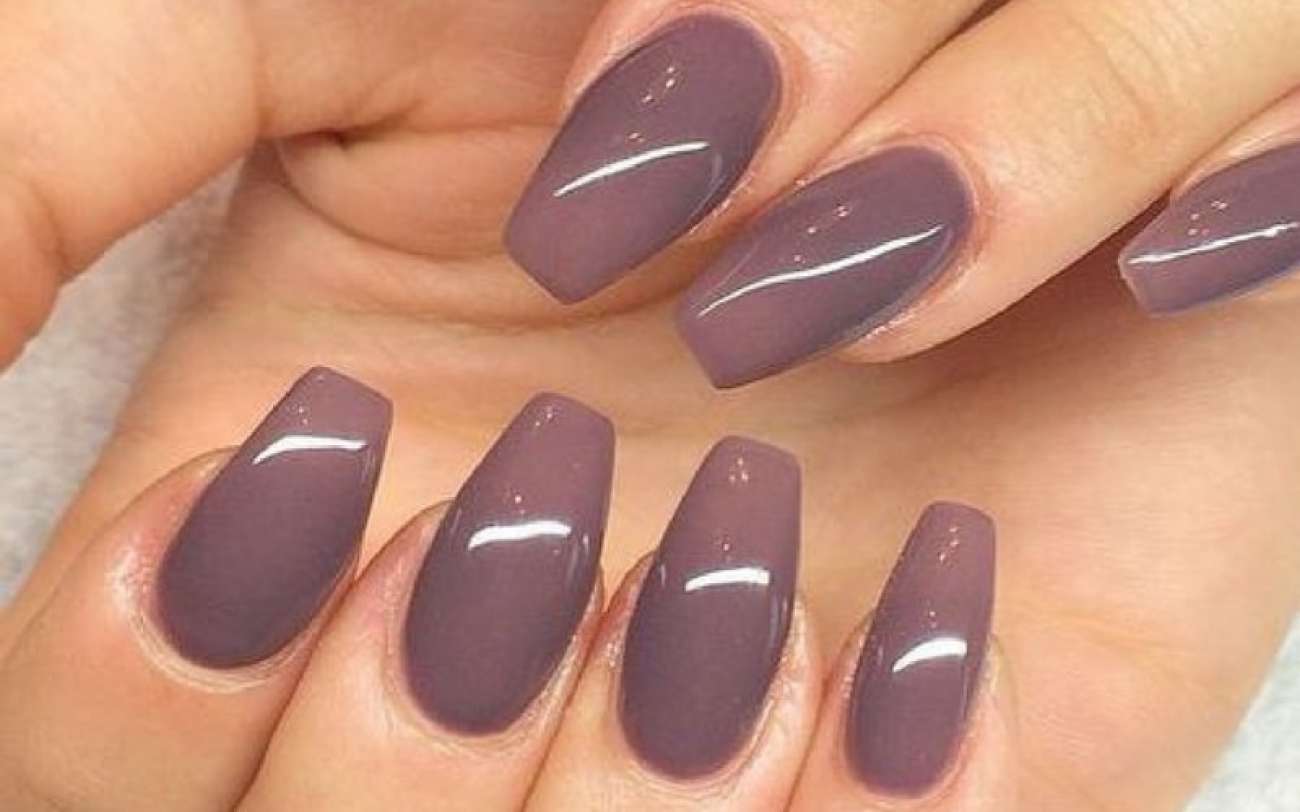 Esmaltação em gel estraga as unhas? Pode tirar as cutículas? Acetona faz mal? Veja mitos e verdades