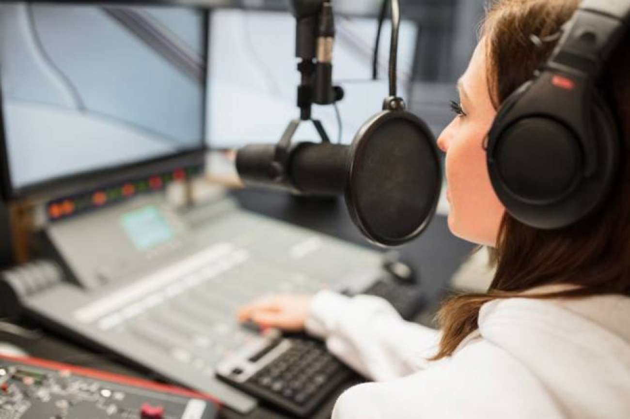 Investimentos em mídia crescem 18,93% em 2024, e o rádio mantém posição estratégica no mercado publicitário