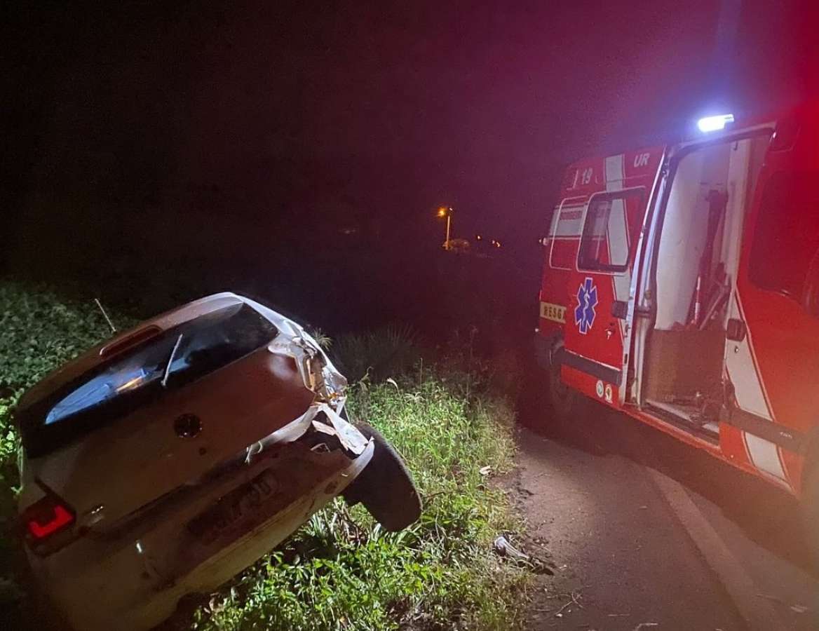Saída de pista deixa dois feridos em Cacique Doble