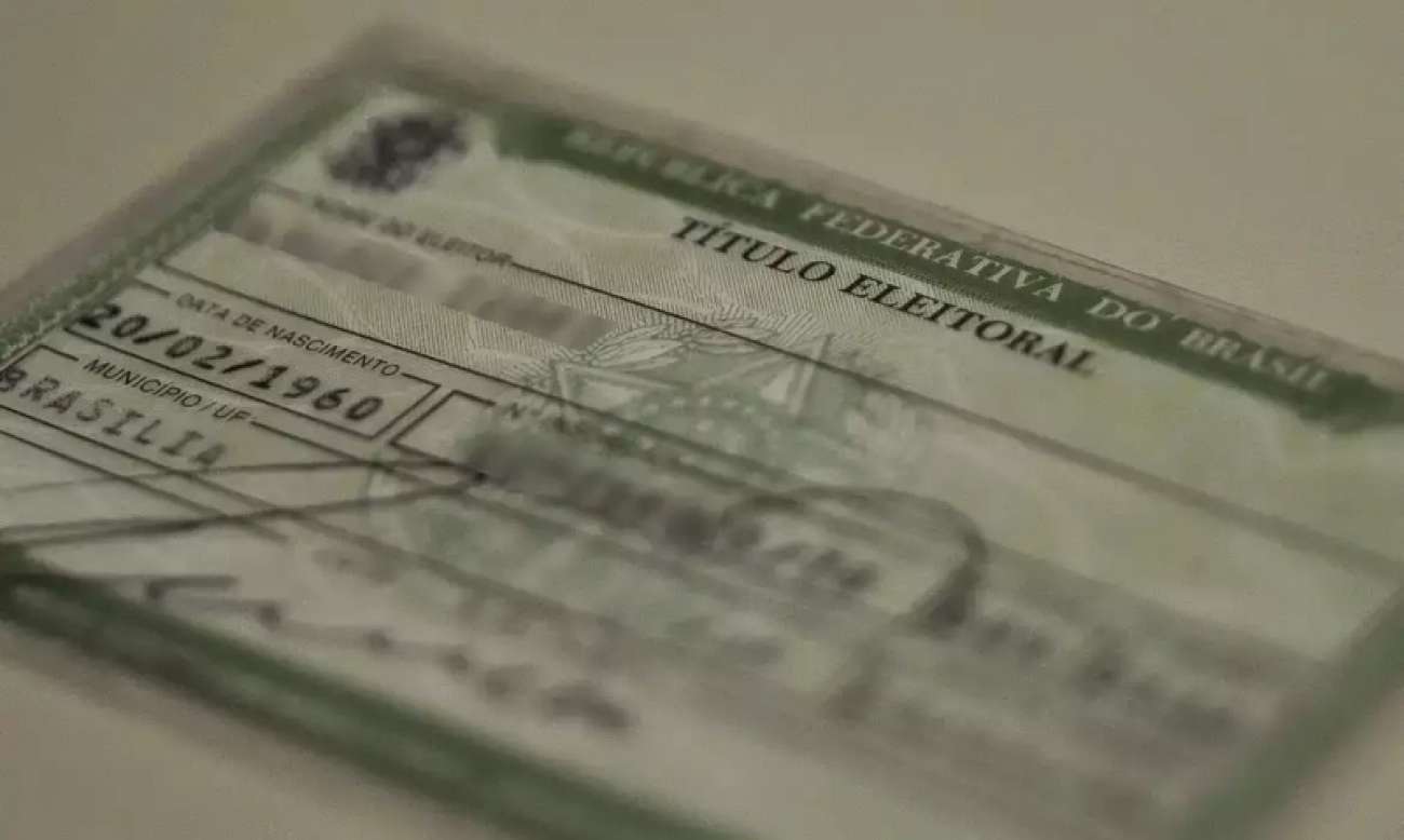 Eleitores brasileiros têm até o dia 19 de maio para resolver pendências na Justiça Eleitoral