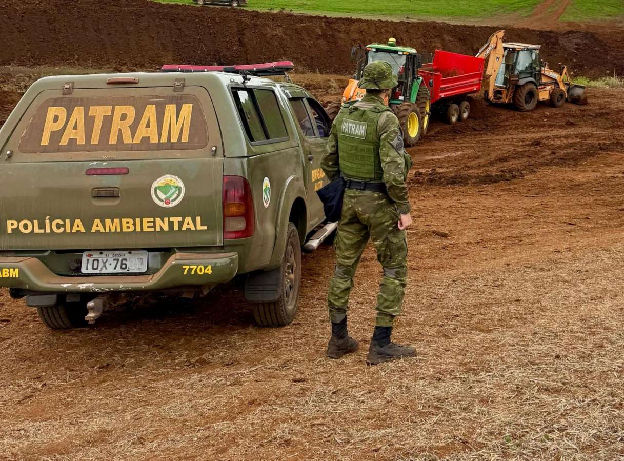 Brigada Militar flagra desvio de recurso hídrico e apreende maquinário em Jacutinga