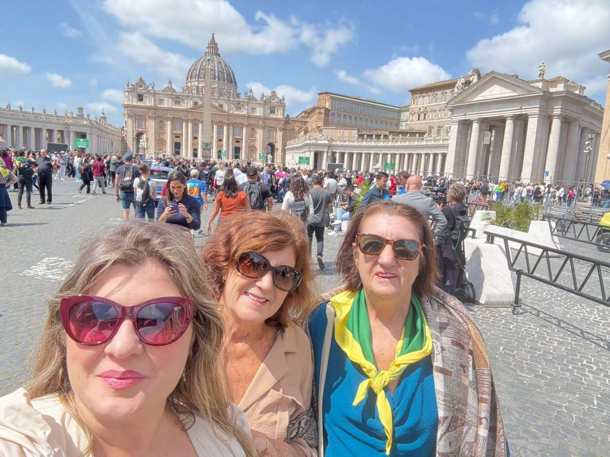 Tapejarense participa do velório do Papa Francisco com familiares, em Roma