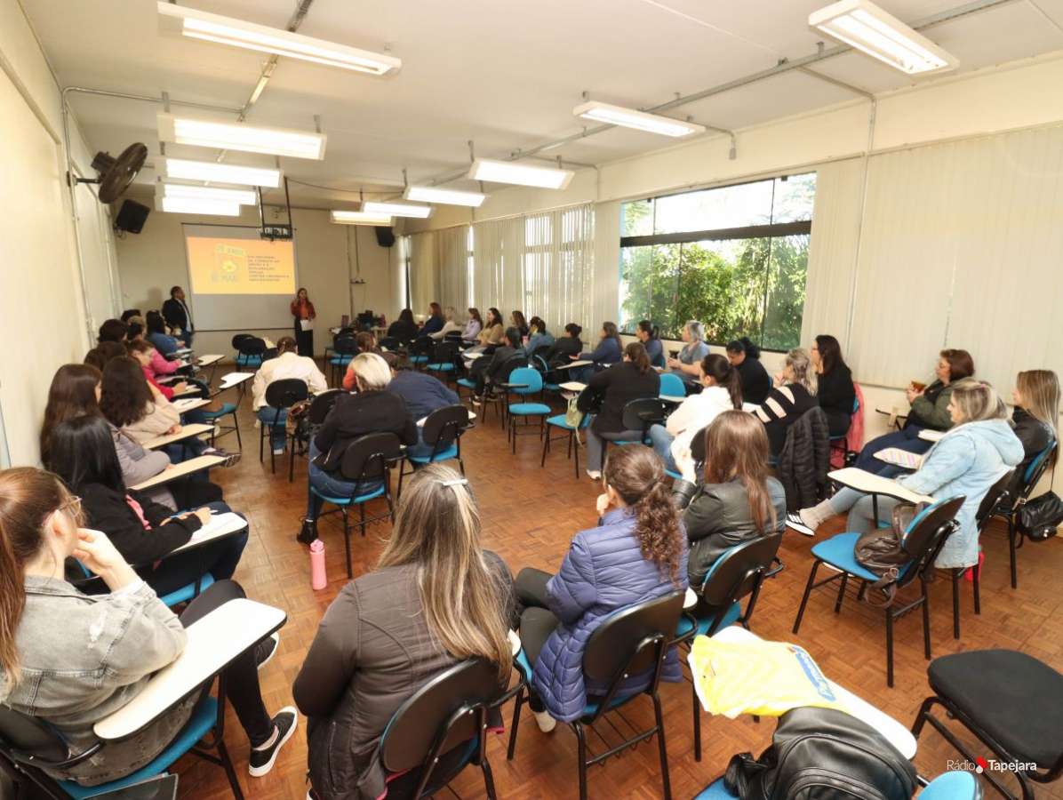 Formação de professores marca início da campanha Maio Laranja e reforça combate à violência infantil em Tapejara