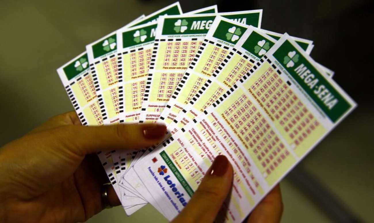 Ninguém acerta os números da Mega-Sena e prêmio vai para R$ 55 milhões