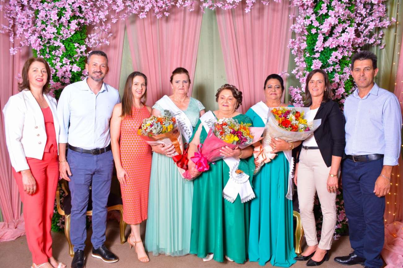 Charrua realiza Coroação da Rainha e Princesas da Terceira Idade