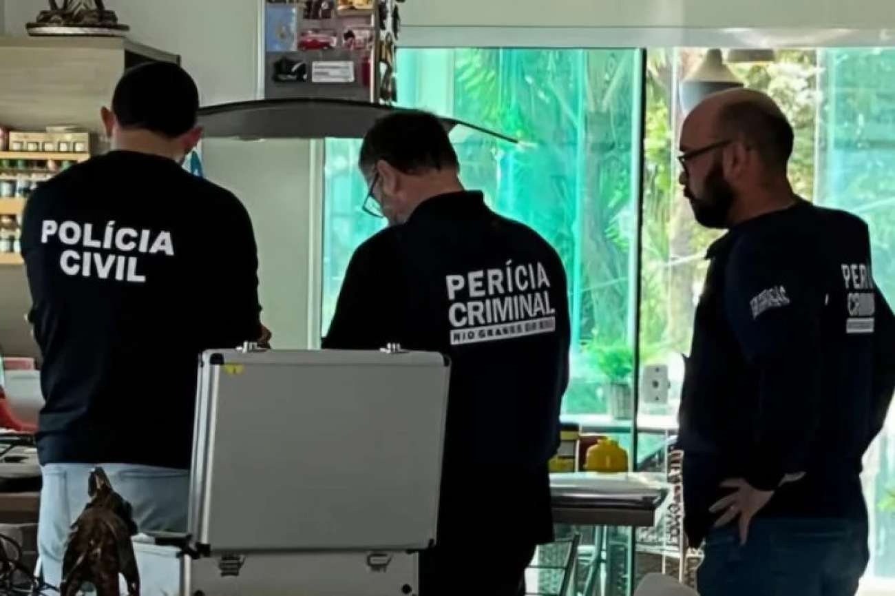 Polícia prende homem por armazenamento de material pornográfico infantil, em Carazinho