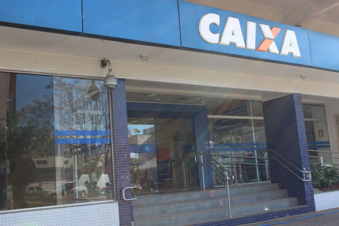 Caixa libera abono salarial para nascidos em maio e junho