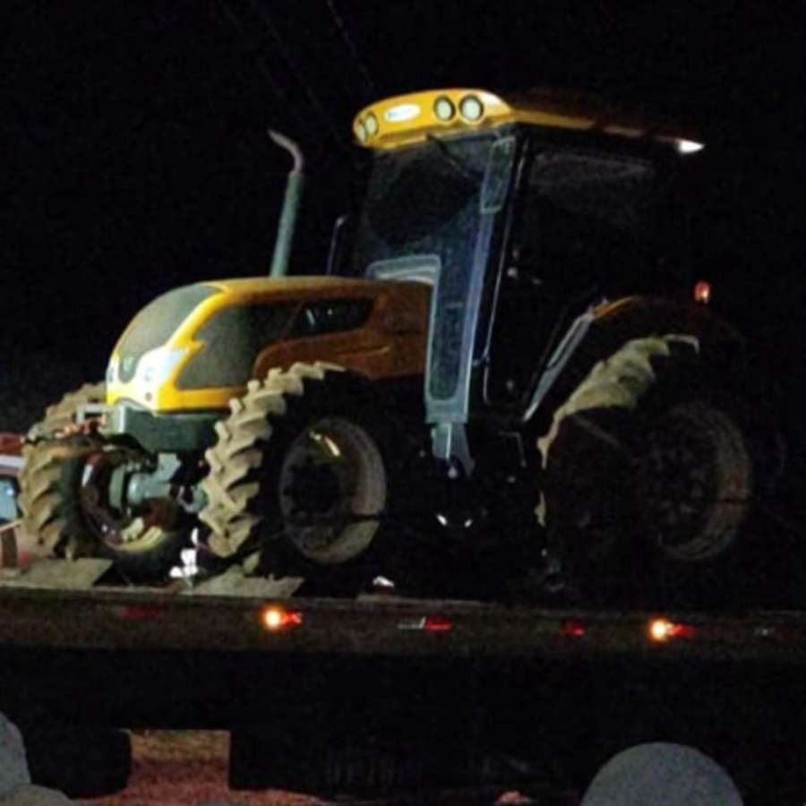 Trator furtado em David Canabarro é recuperado no interior de Gentil