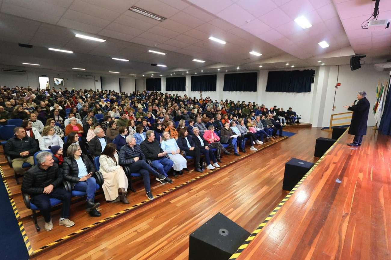 Palestra marcou a Semana da Família e o aniversário de Tapejara