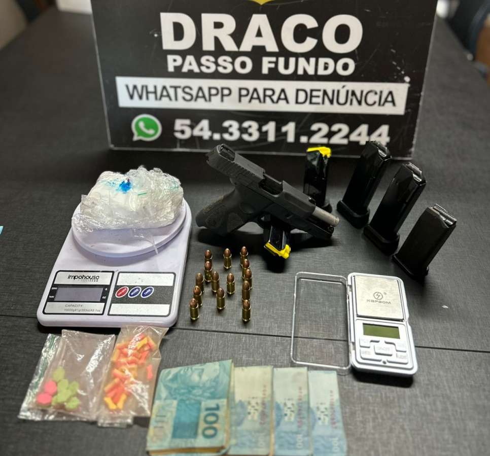 Mulher é presa em Passo Fundo por tráfico, porte de arma e receptação