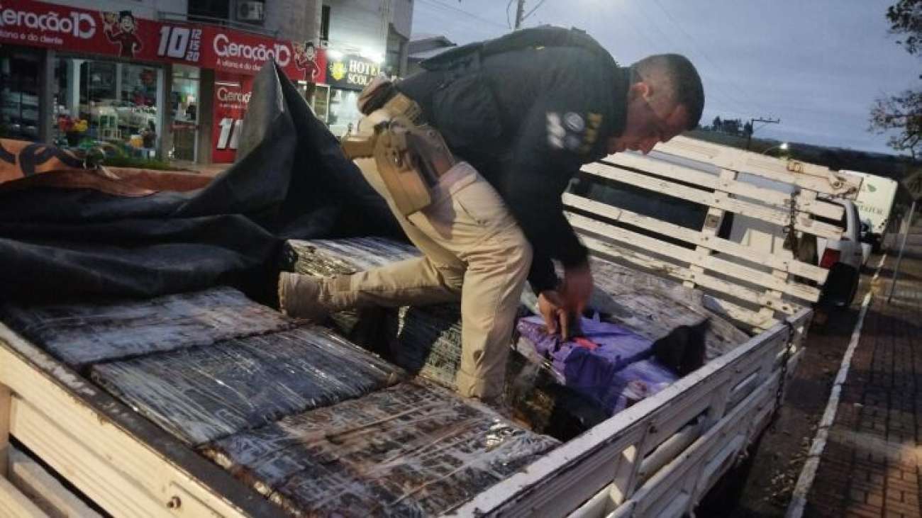 PRF prende quatro traficantes com mais de meia tonelada de maconha em caminhonete no RS