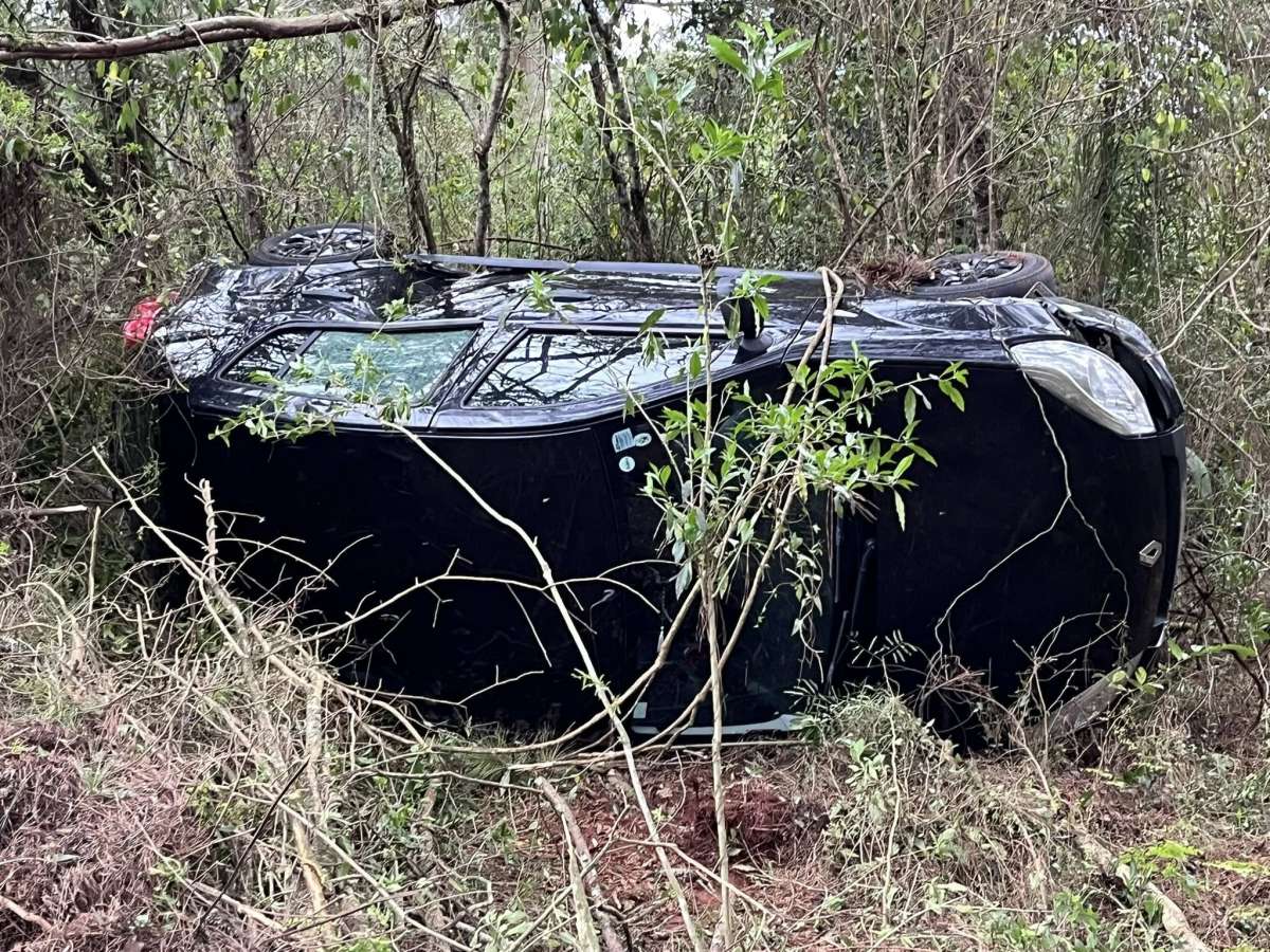 Casal de Erechim se envolve em capotamento na ERS-135 após ultrapassagem irregular