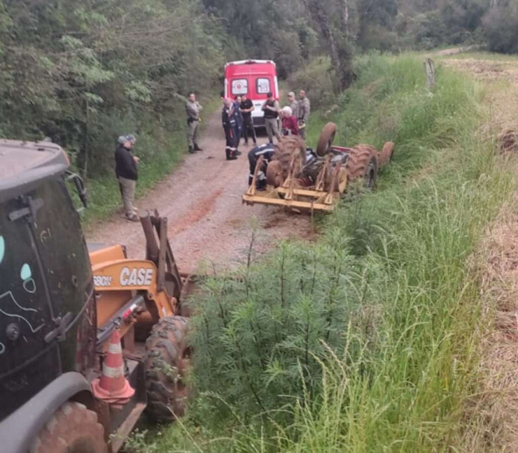Homem morre em acidente de trabalho com trator em Passo Fundo