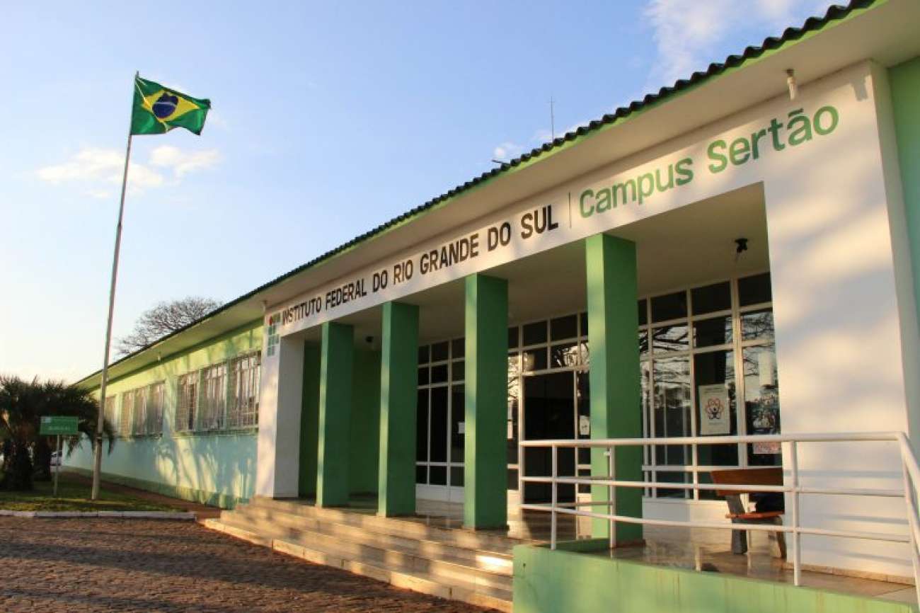 Aluno do Instituto Federal de Sertão é preso após ingressar na instituição portando uma pistola
