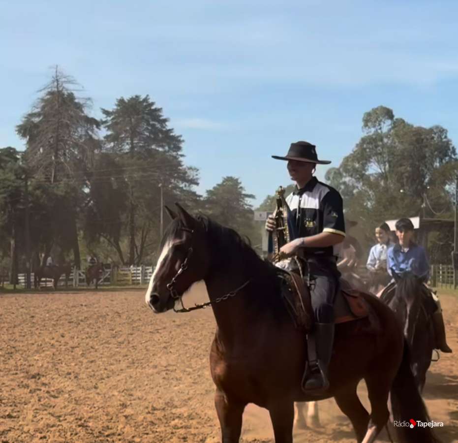 Abertura da Semana Farroupilha reúne autoridades e comunidade em Tapejara