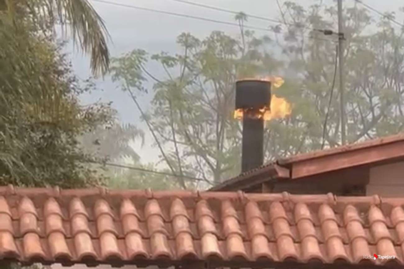 Fogo em lareira provoca princípio de incêndio, em Ibiaçá