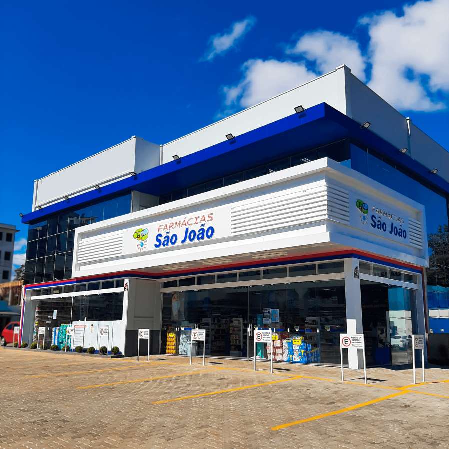 Rede de Farmácias São João inaugura uma nova loja em Tapejara
