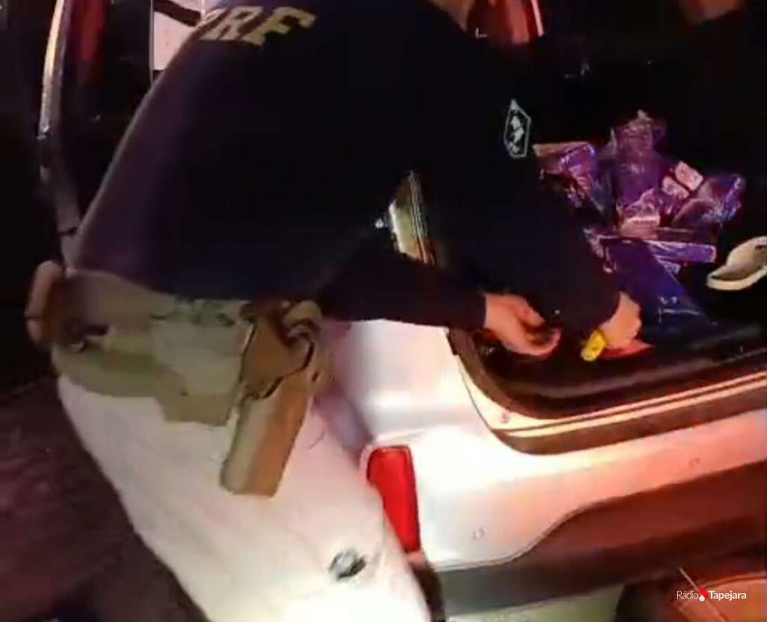 PRF prende trio paraguaio transportando mais de 200 quilos de maconha em Tio Hugo