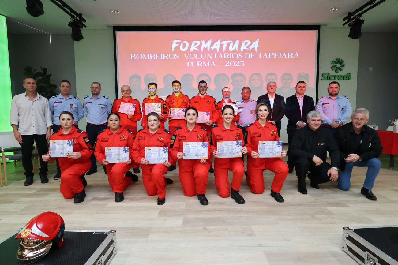 Bombeiros Voluntários de Tapejara formam 11 novos integrantes