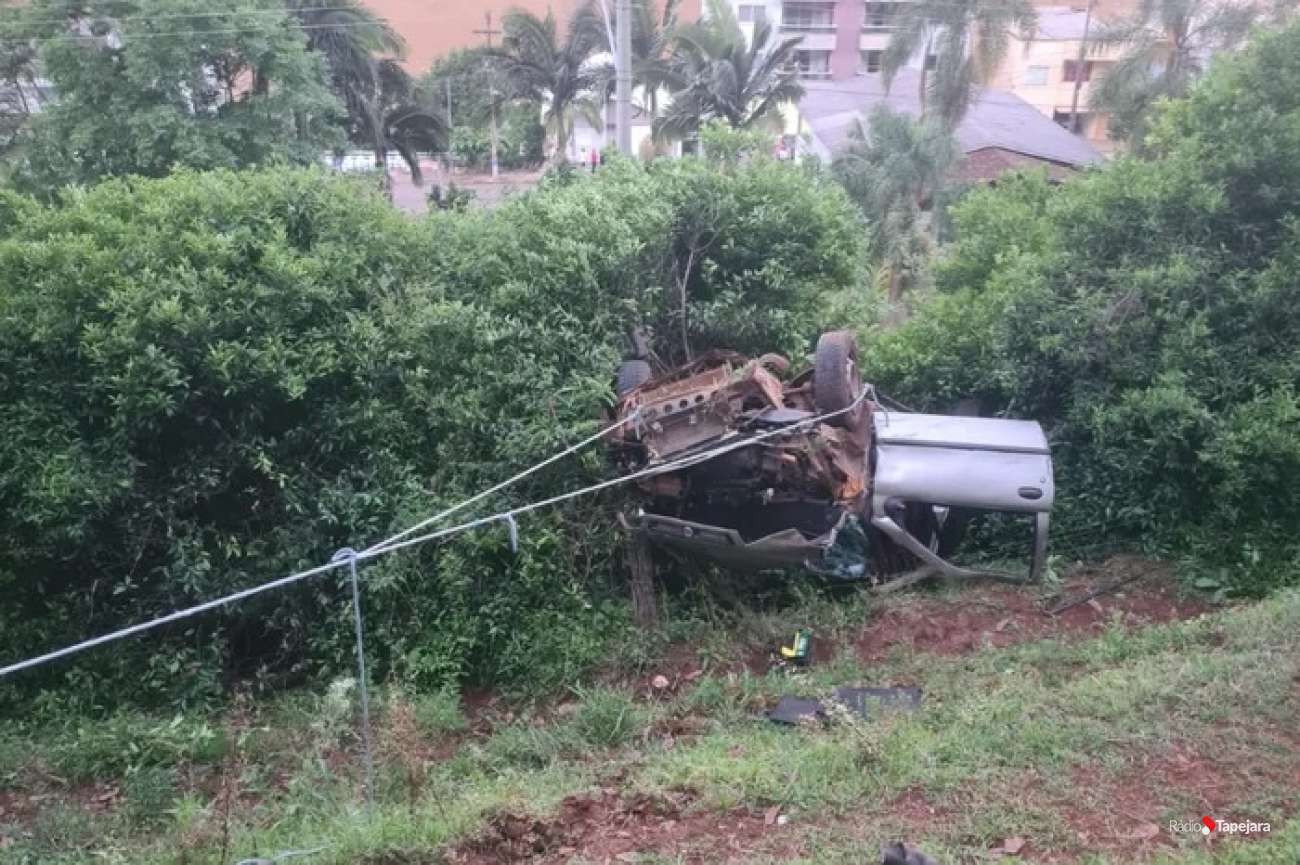 Homem morre após capotar carro e cair em ribanceira, em Marcelino Ramos