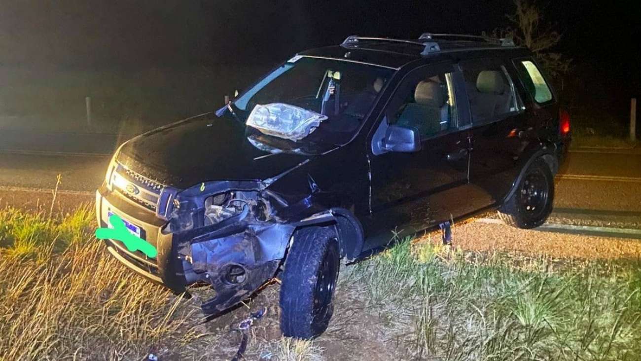 Carro colide na traseira de trator em rodovia de São João da Urtiga
