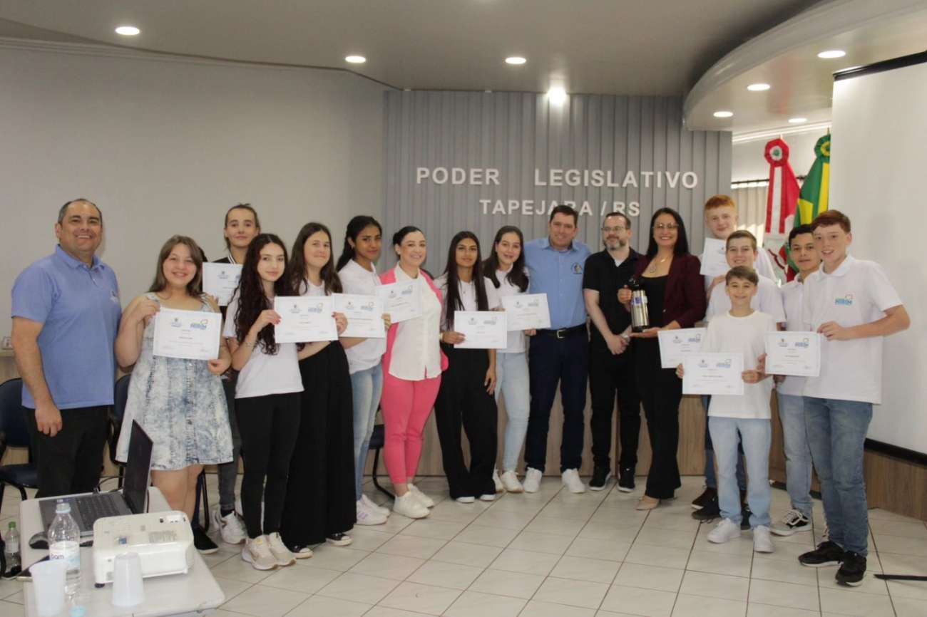 Vereadores Mirins de Tapejara participam de palestra sobre o combate à violência contra a mulher