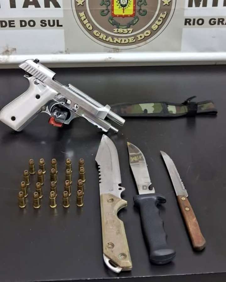 Homem é preso por porte ilegal de arma de fogo, embriaguez, resistência e desobediência em Tapejara