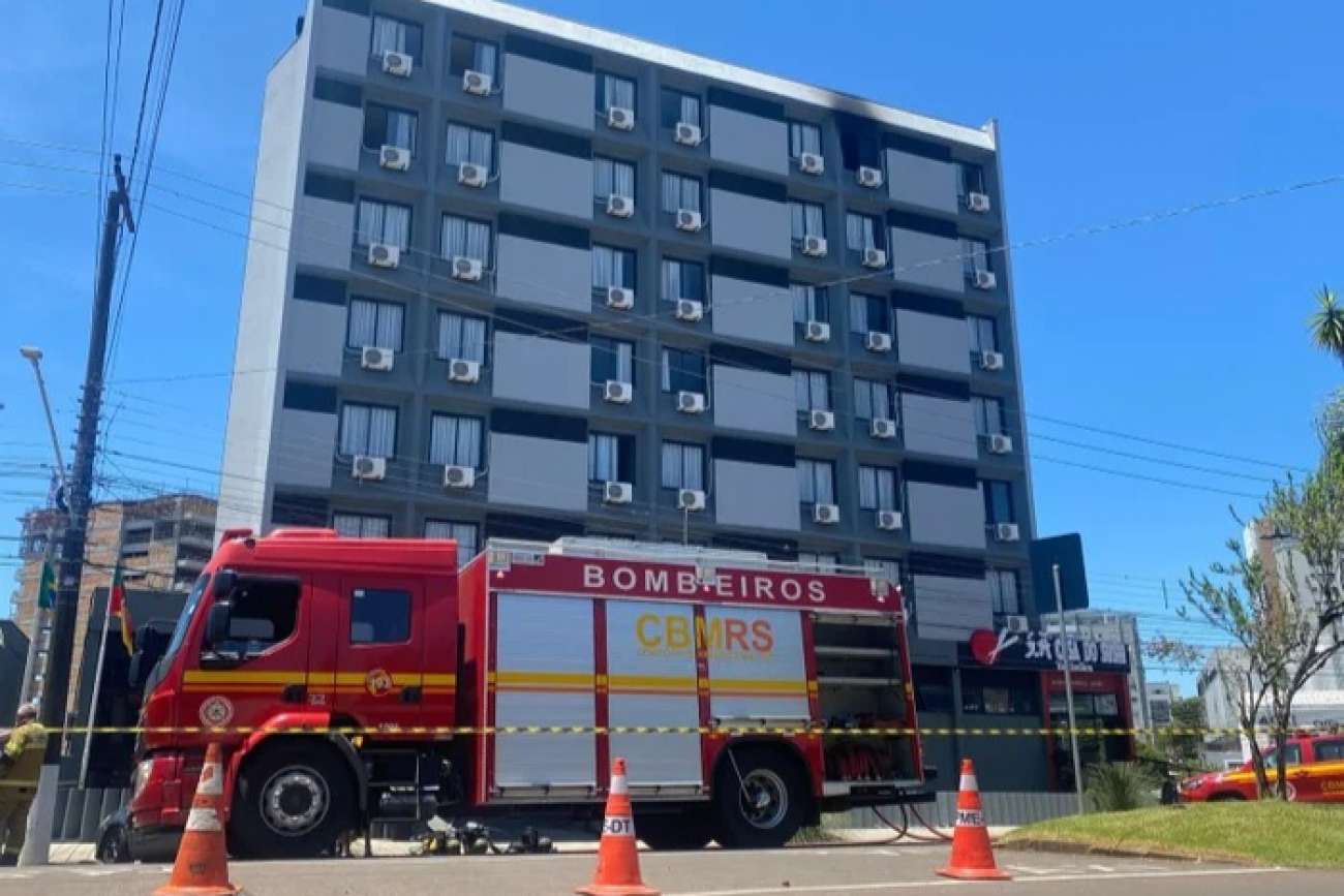 Incêndio em quarto de hotel deixa hóspede morto, em Erechim