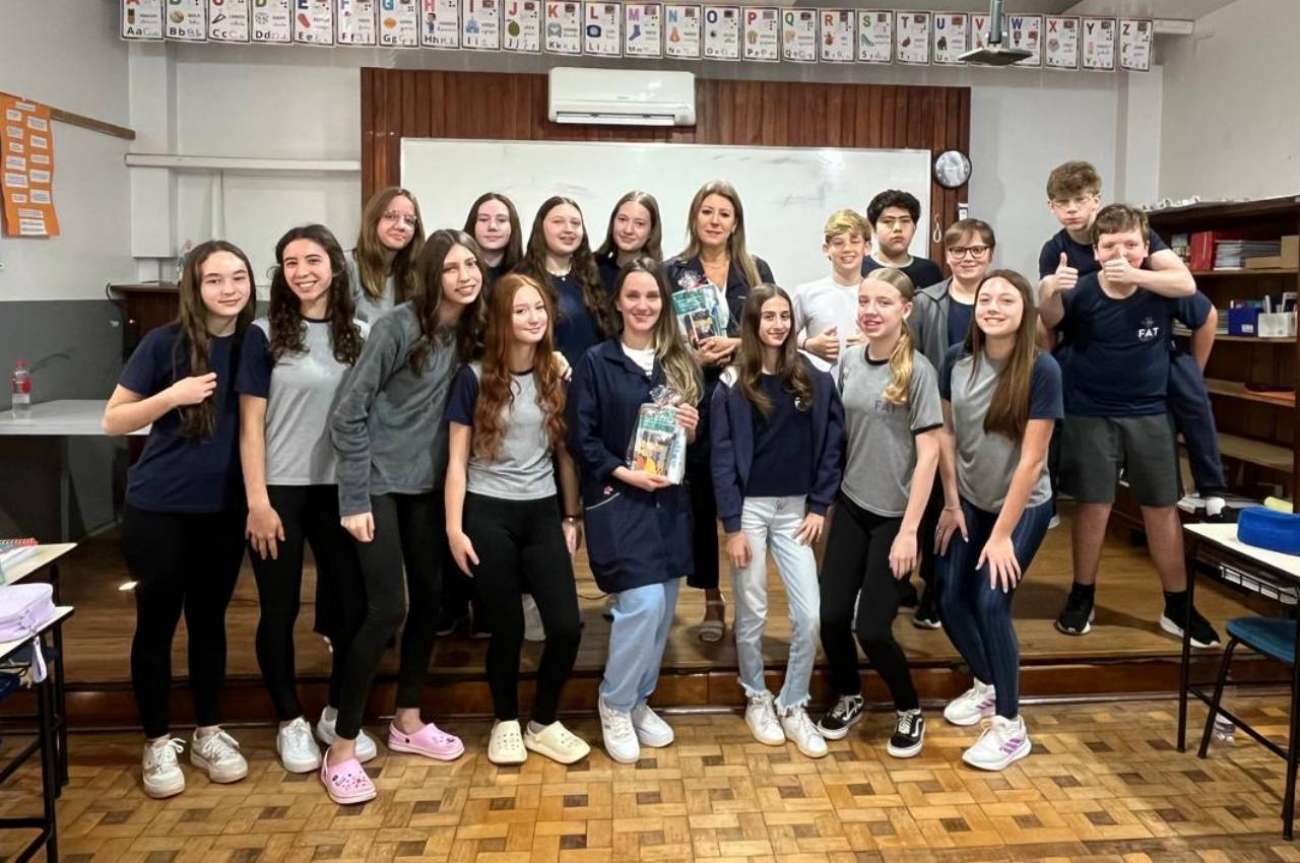 Secretaria de Saúde realiza palestra educativa sobre sexualidade e desenvolvimento humano com alunos da FAT