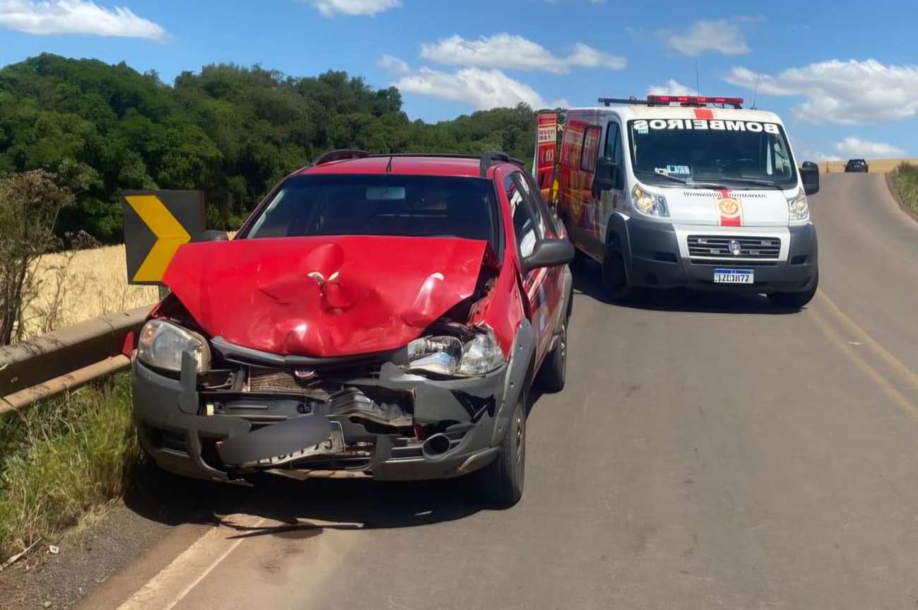 Três veículos se envolvem em engavetamento na ERS-463, em Tapejara
