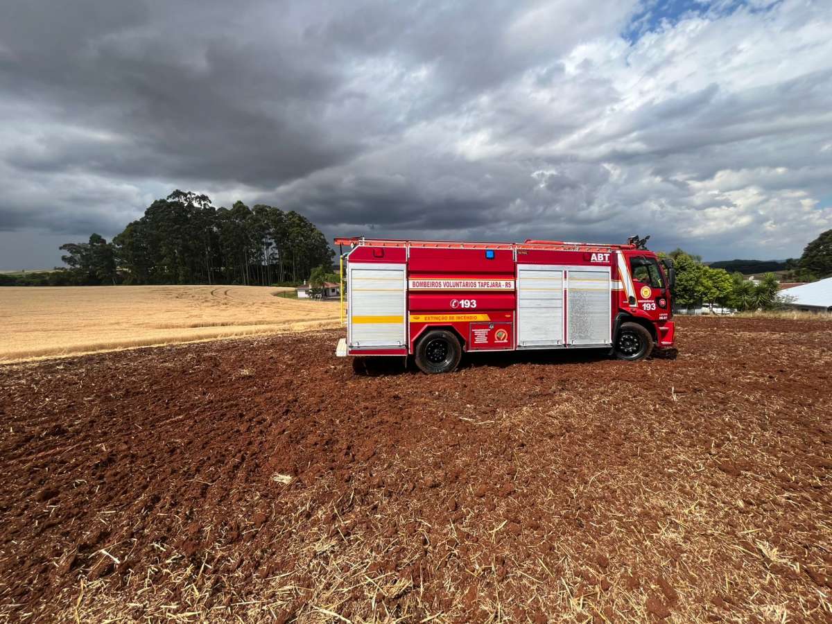 Princípio de incêndio atinge lavoura no interior de Tapejara