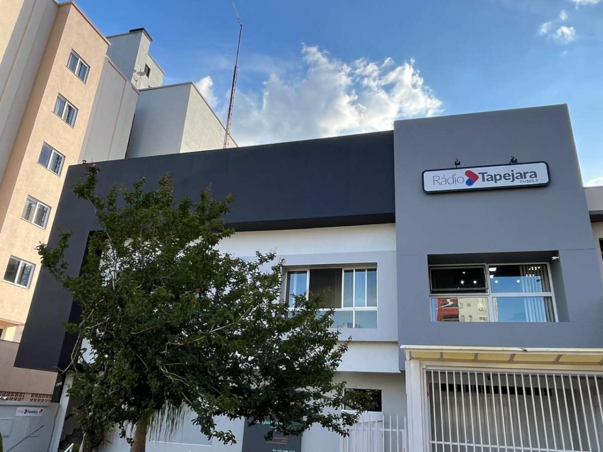 Rádio Tapejara, 43 anos: o tempo não passa, ele se transmite