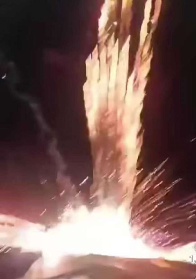 Apresentação de Natal termina em explosões e deixa feridos em Estação